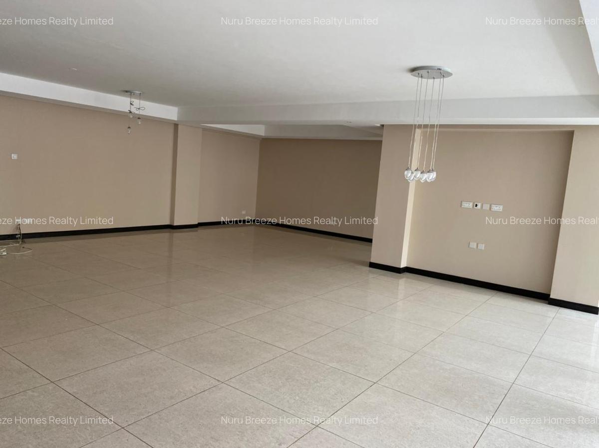 3 Bed Apartment with En Suite in Riverside - 17