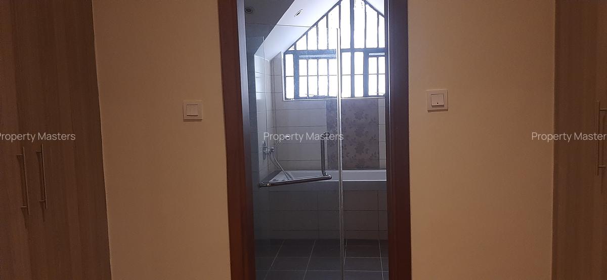 5 Bed Villa with En Suite at Loyangalani Drive - 6