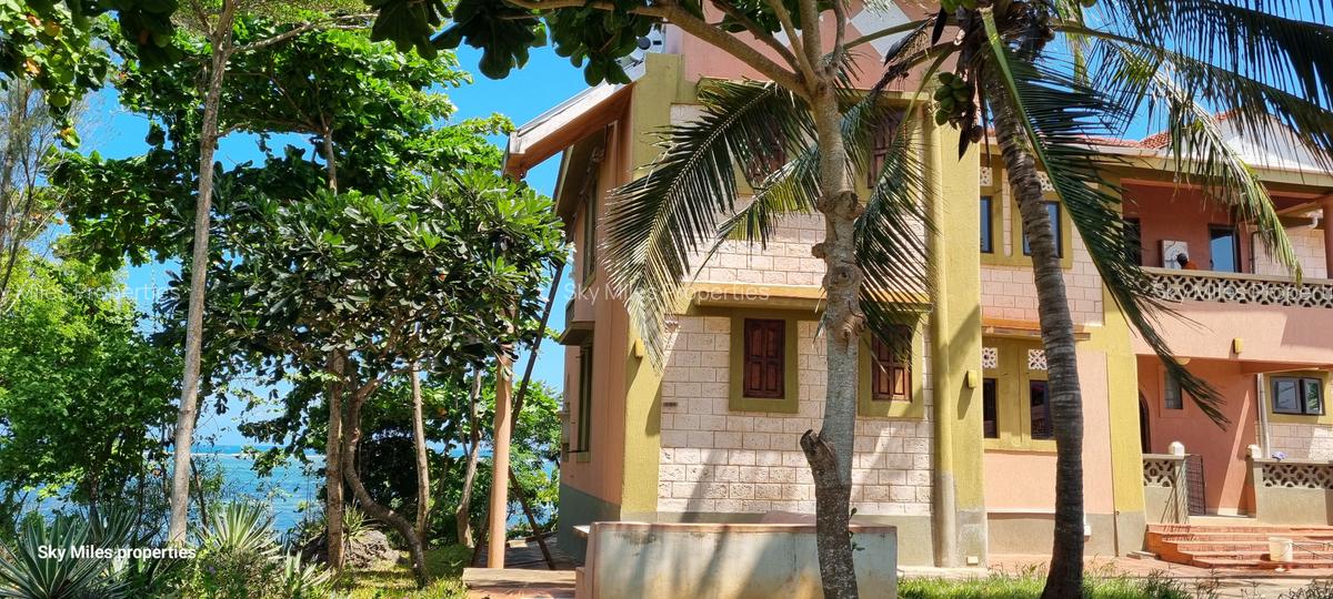 4 Bed Villa with En Suite at Kanamai - 8