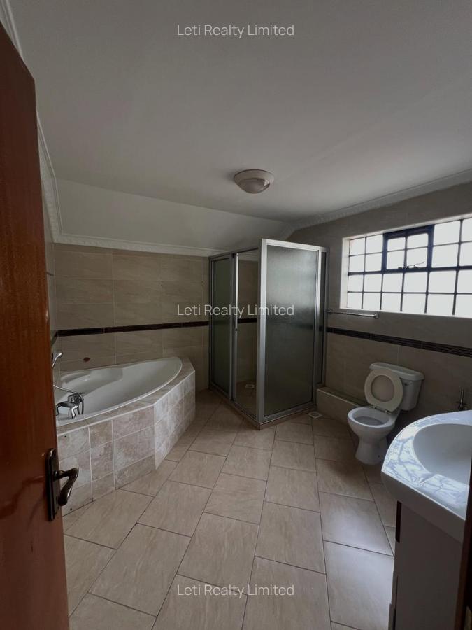 5 Bed Townhouse with En Suite in Kileleshwa - 12