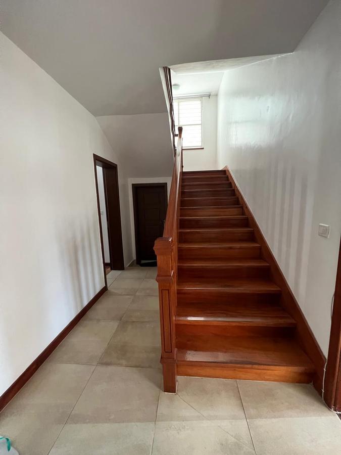 5 Bed Townhouse with En Suite in Lavington - 7