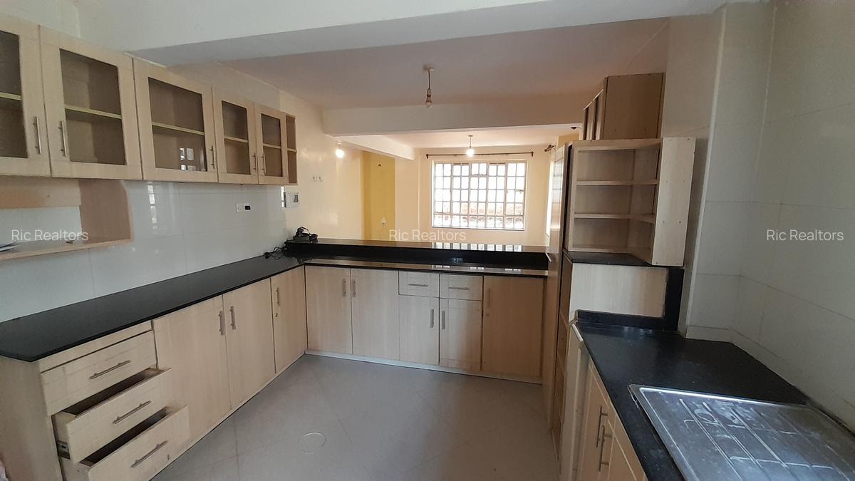 4 Bed House with En Suite at Rimpa - Road - 12