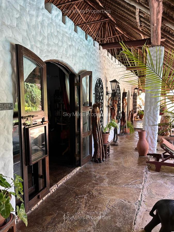 3 Bed Villa with En Suite at La-Marina - 16