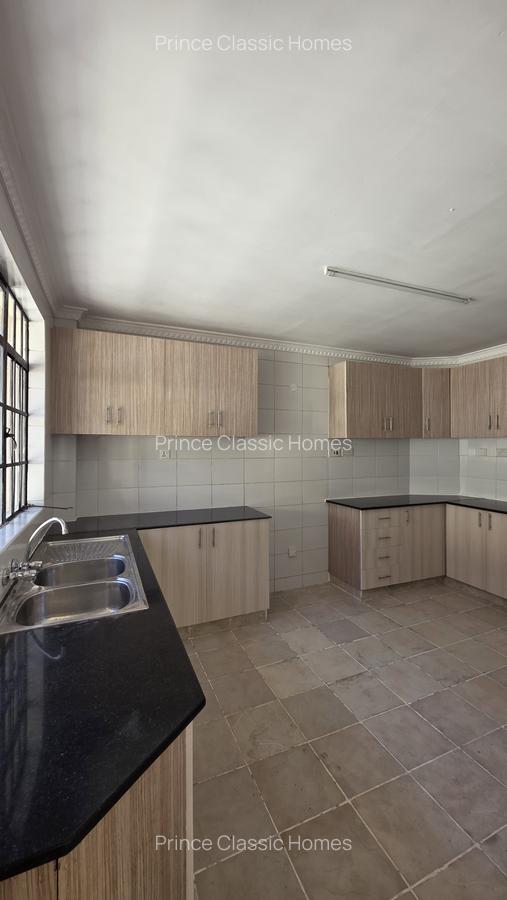 3 Bed Apartment with En Suite in Lavington - 4