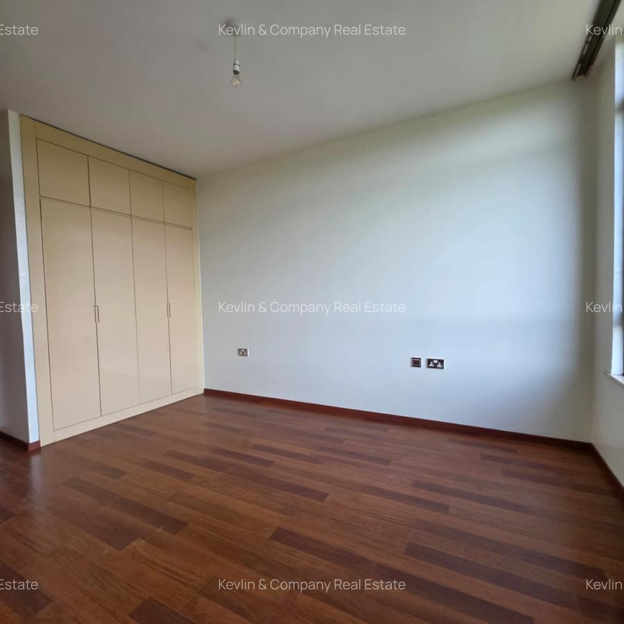 3 Bed Apartment with En Suite in Parklands - 14