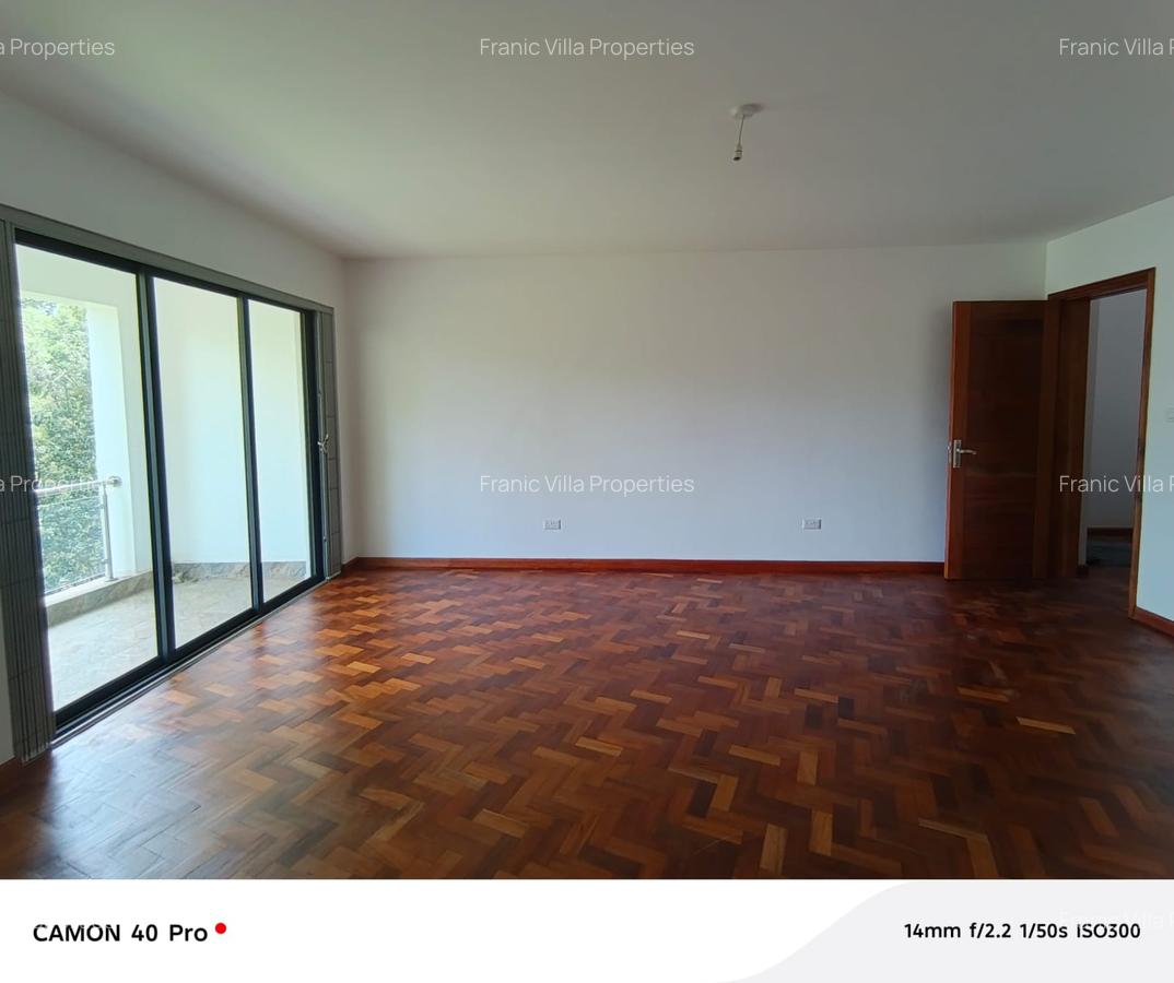 5 Bed House with En Suite at Loresho Crescent - 12