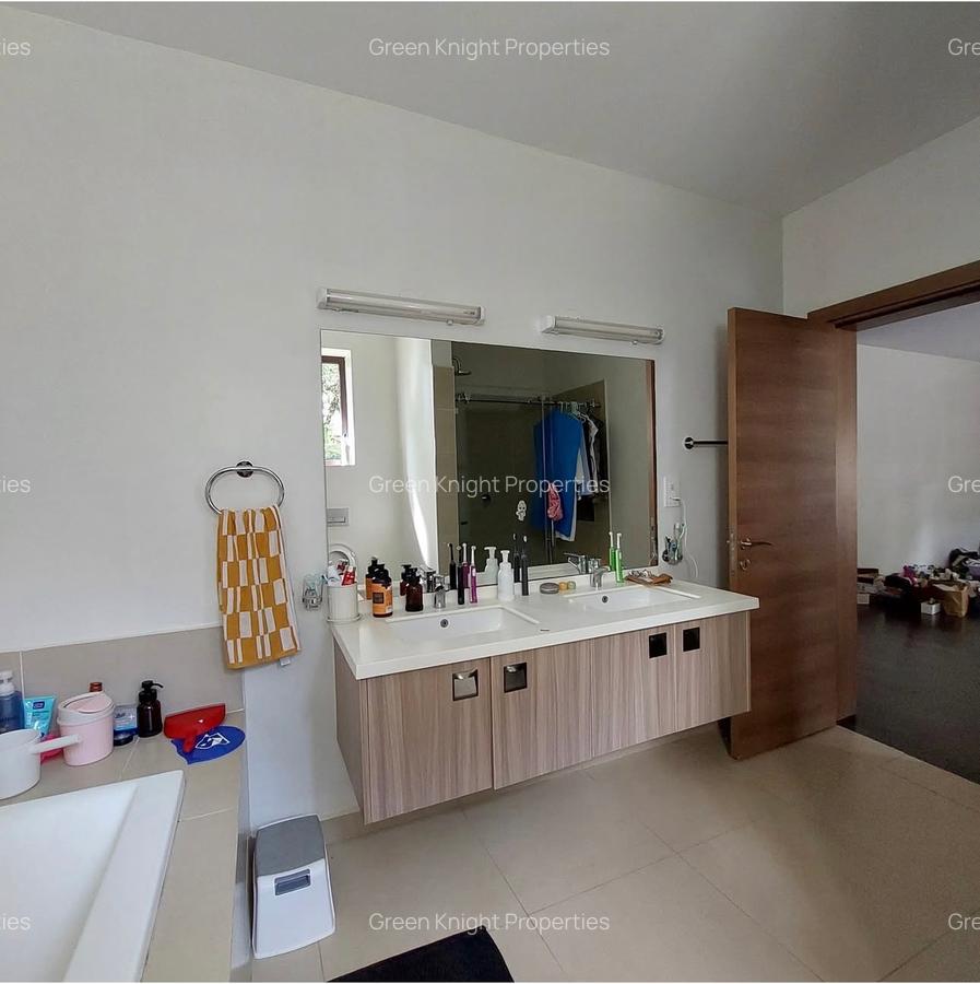 5 Bed Townhouse with En Suite in Lavington - 5