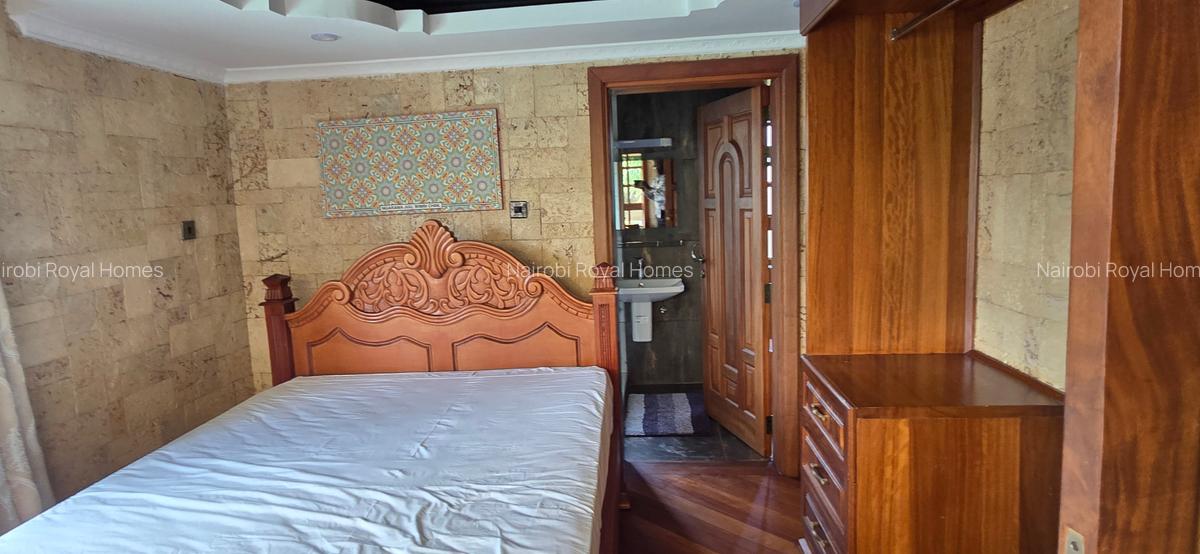 3 Bed Townhouse with En Suite at Nyari Close - 19