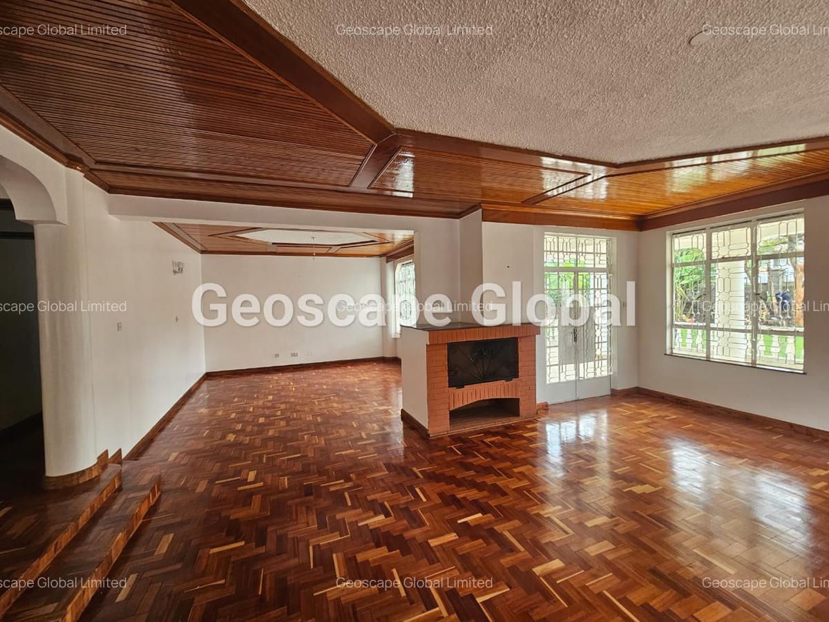 5 Bed House with En Suite in Runda - 10