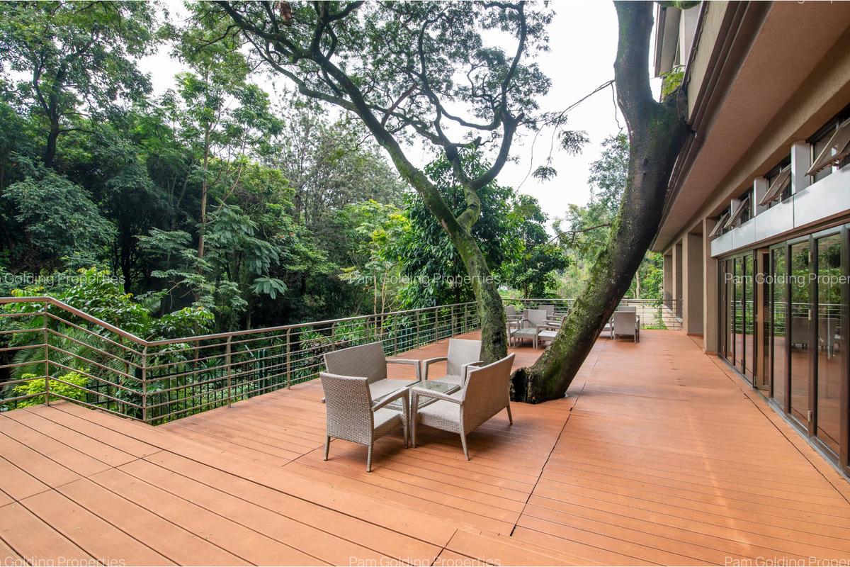 3 Bed Apartment with En Suite at 6Th Parklands Avenue - 17