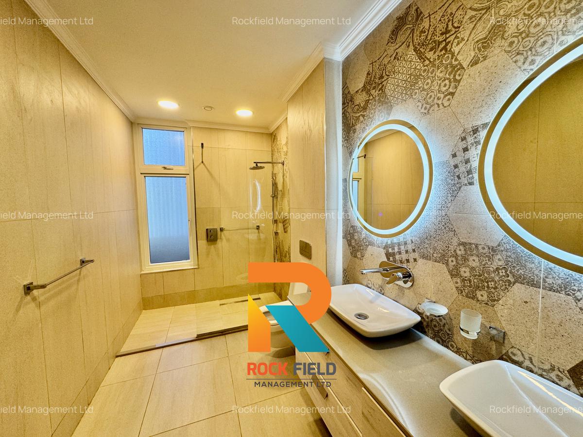 2 Bed Apartment with En Suite in Parklands - 12