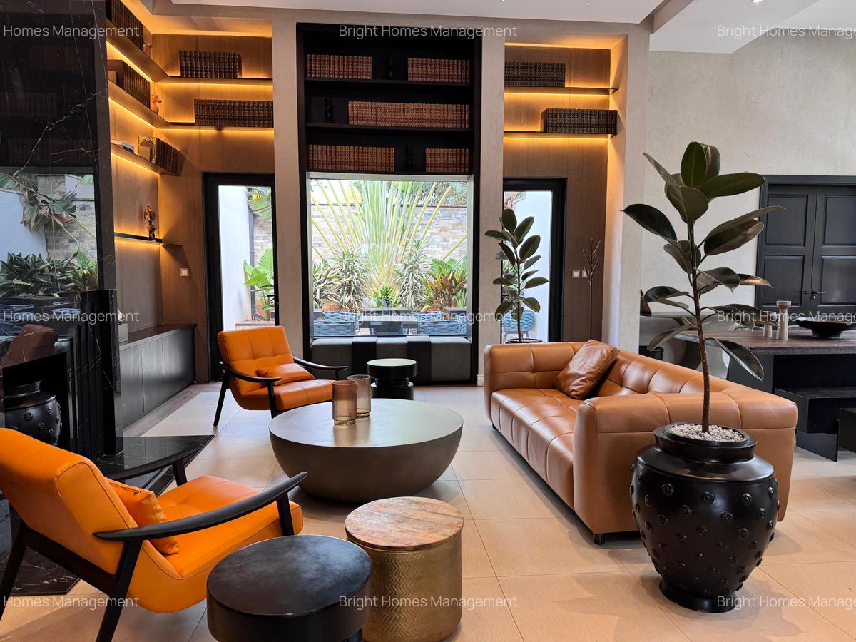 4 Bed Villa with Swimming Pool in Runda - 15