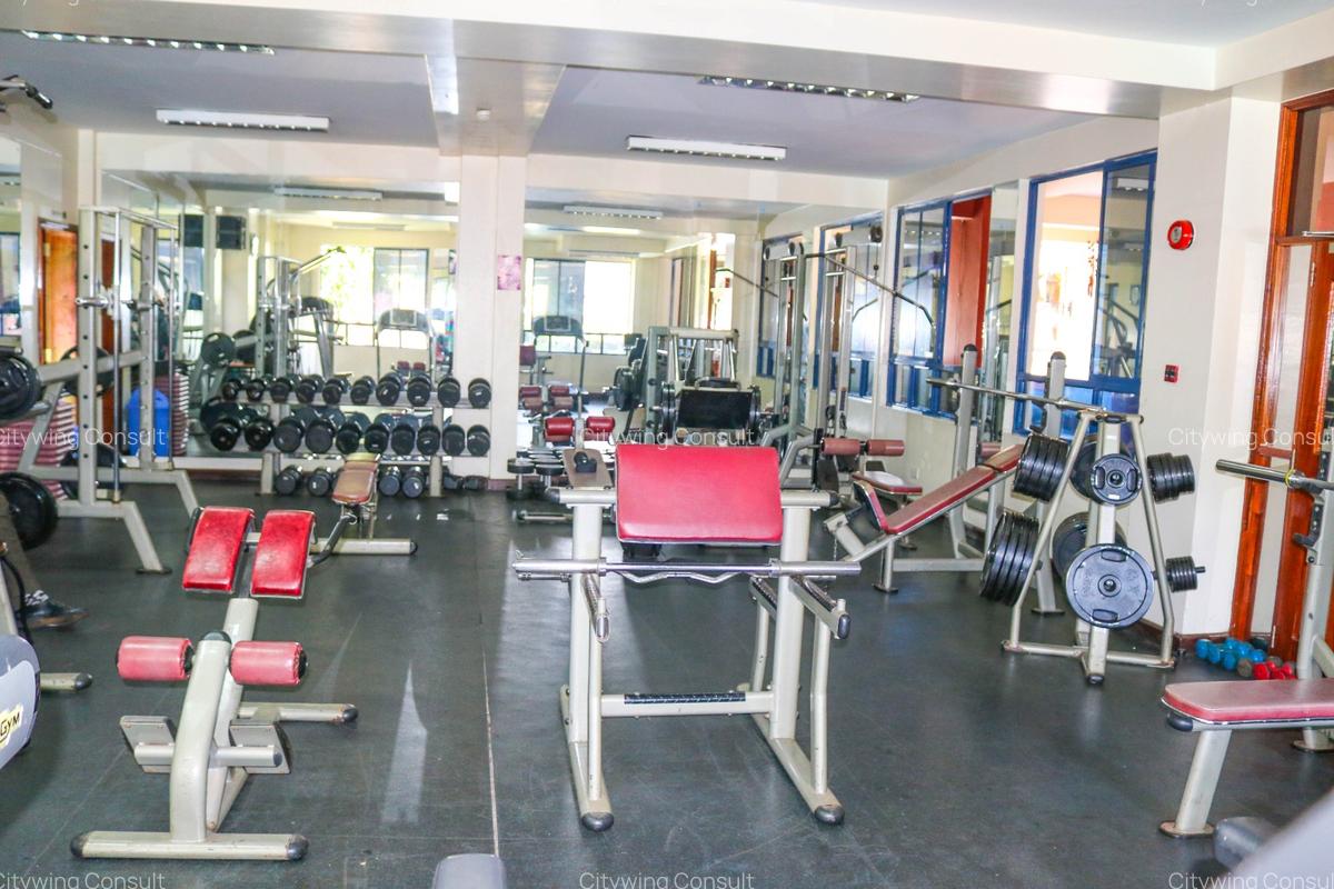Serviced 2 Bed Apartment with En Suite at Parklands - 2