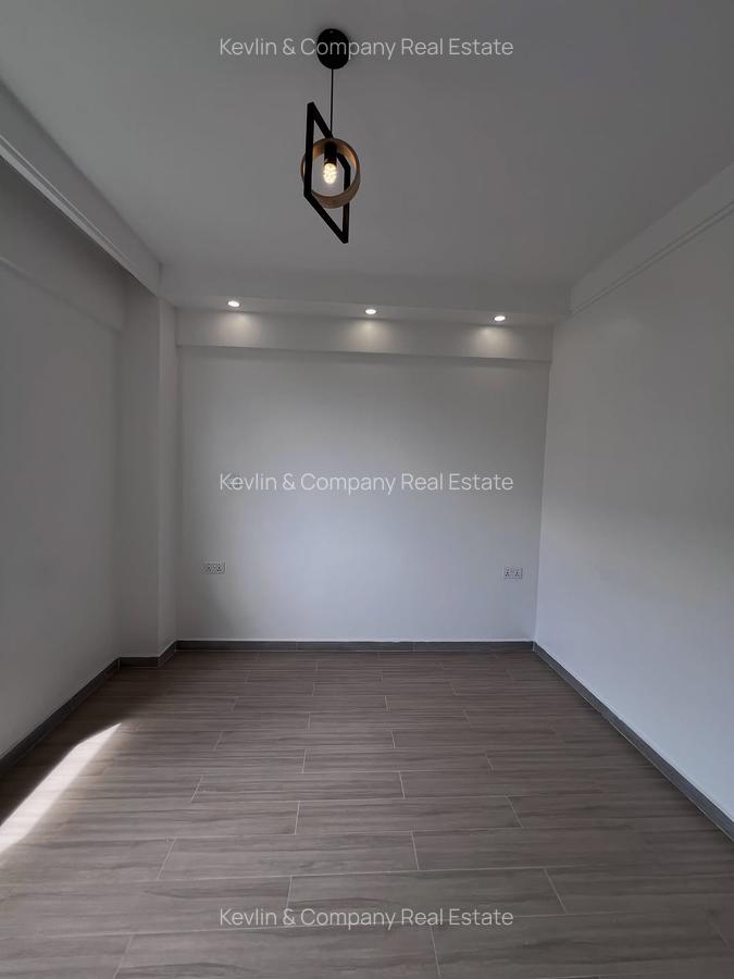 2 Bed Apartment with Gym in Riverside - 13