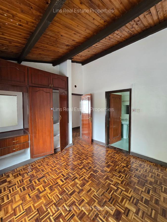 4 Bed Townhouse with En Suite in Lavington - 13