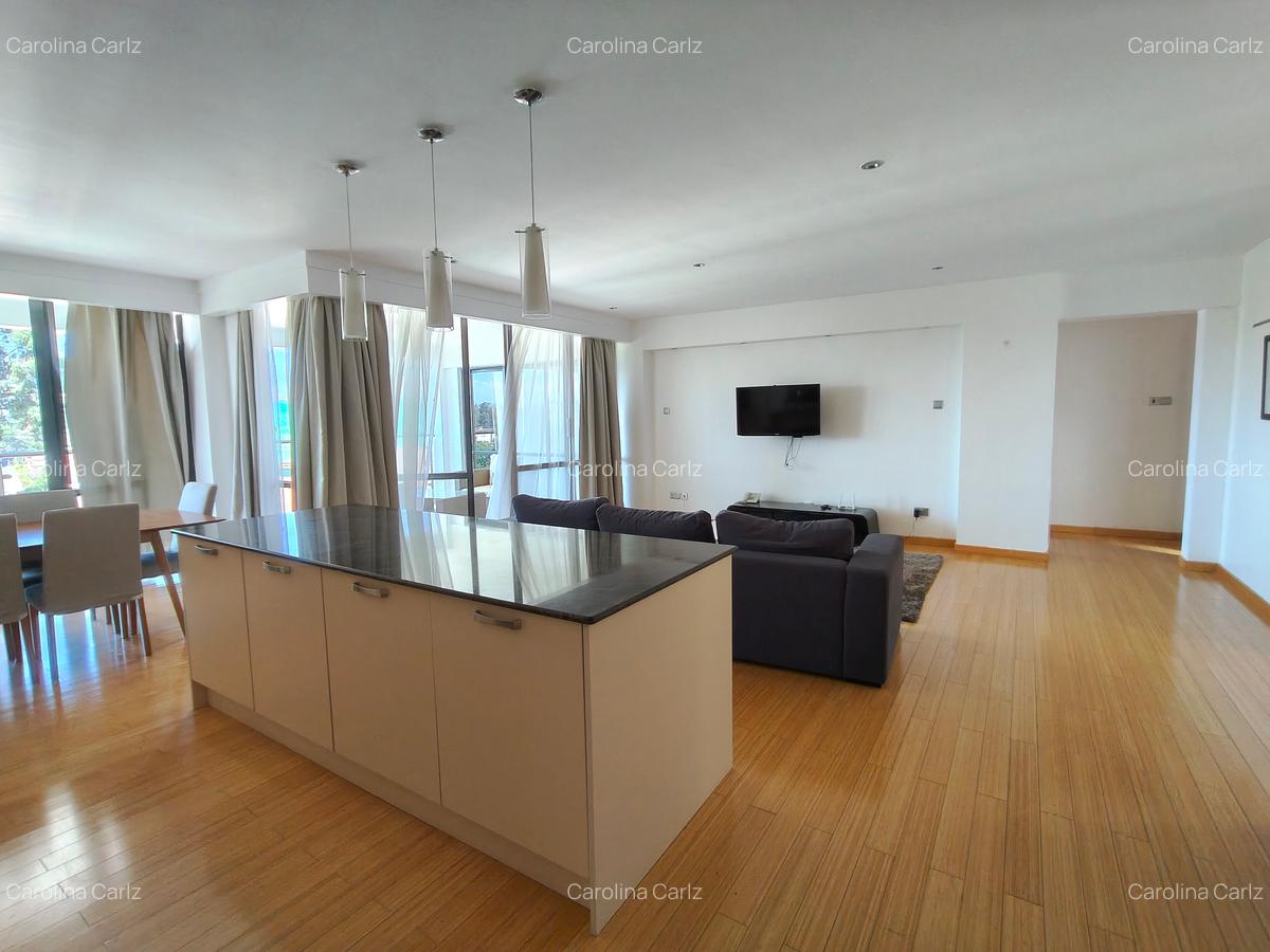 Serviced 2 Bed Apartment with En Suite at Brookside Drive - 17