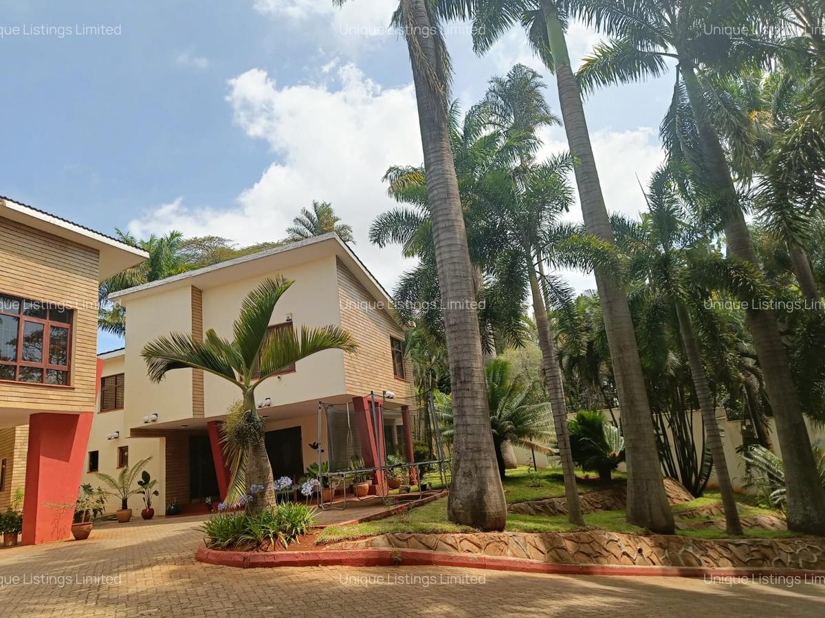 2 Bed Villa with En Suite in Hill View - 2