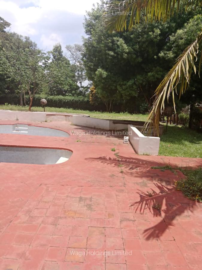 6 Bed House with Swimming Pool at Kerarapon Road - 3