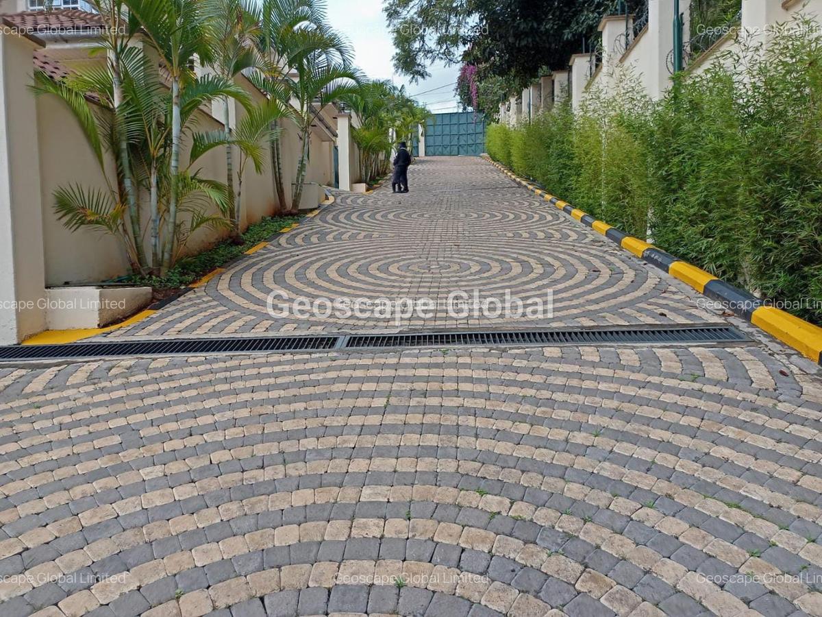 4 Bed House with En Suite in Kyuna - 5