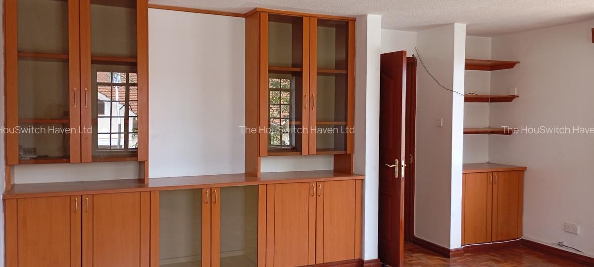 5 Bed Townhouse with En Suite at Convent Drive - 12