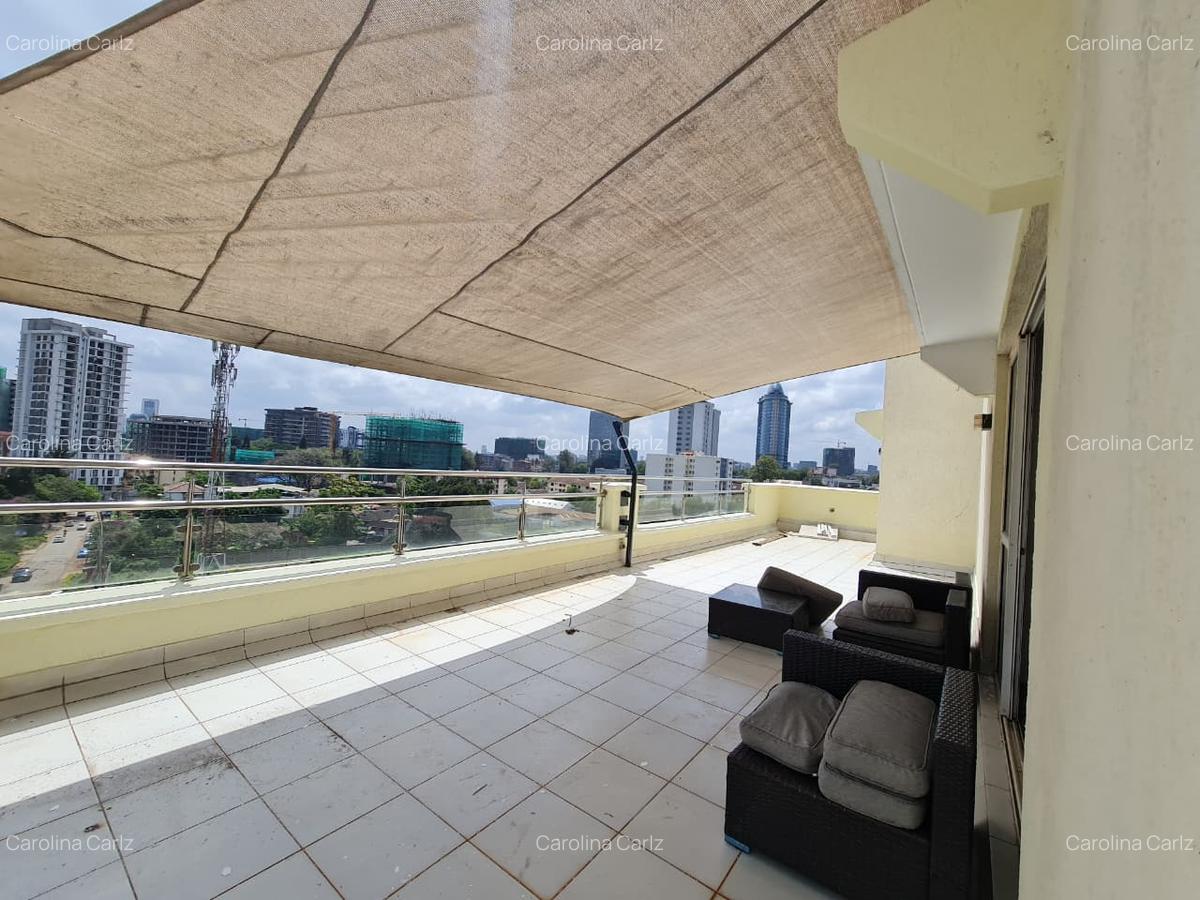 4 Bed Apartment with En Suite at Brookside Drive - 19