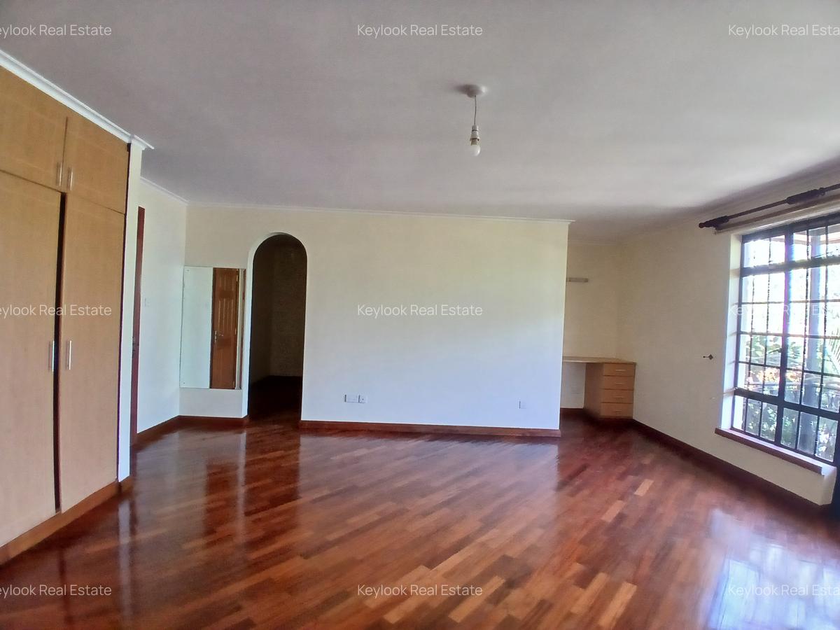 4 Bed Townhouse with En Suite at Lavington Green - 15