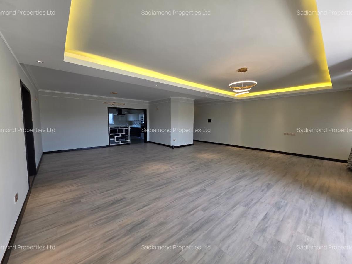 3 Bed Apartment with En Suite in Riverside - 6