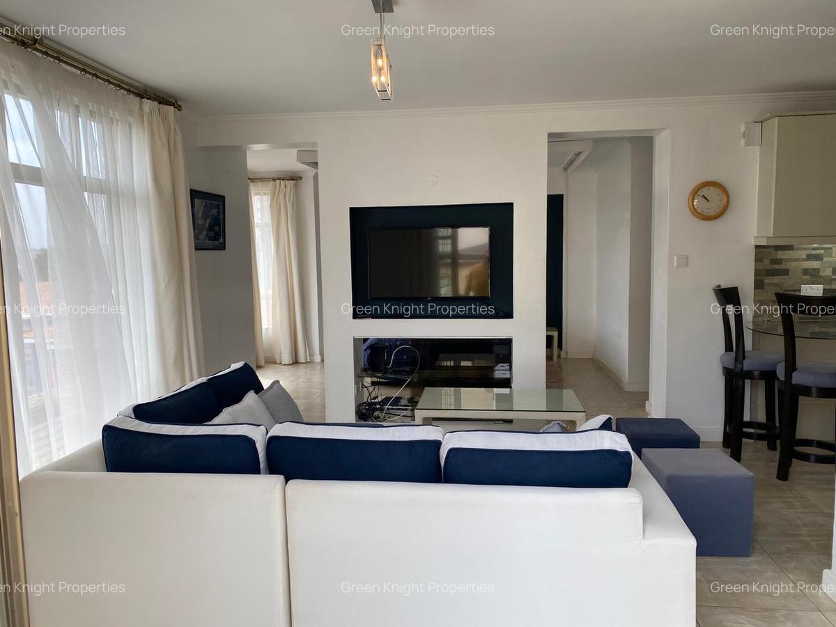 Serviced Studio Apartment with En Suite in Lavington - 2