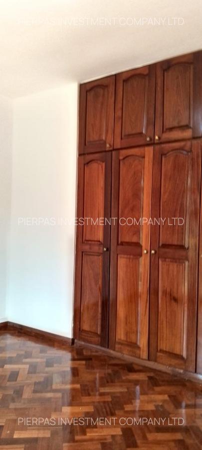 5 Bed Townhouse with En Suite in Karen - 11