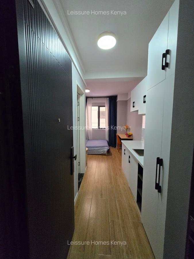 Studio Apartment with Swimming Pool at Wanyee Road - 2