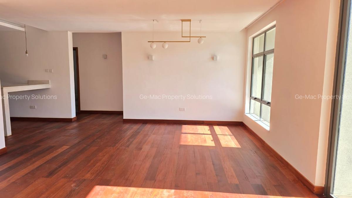 4 Bed Apartment with En Suite in Rosslyn - 20