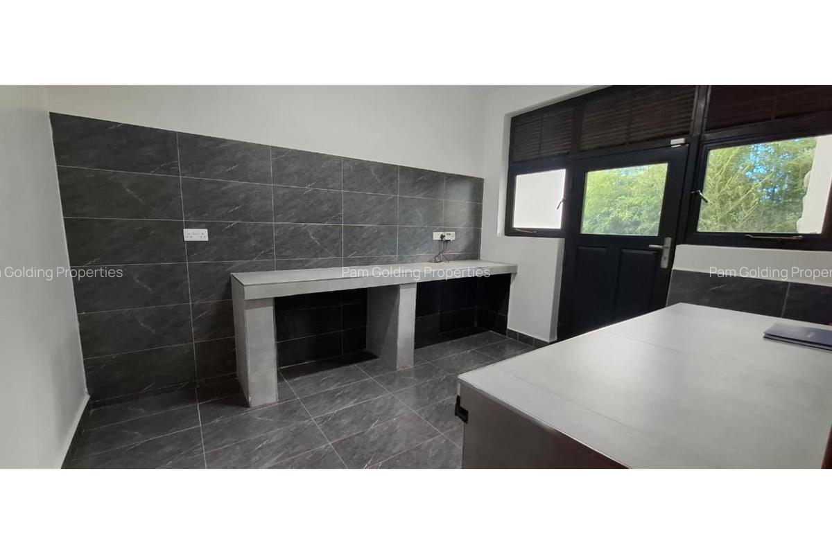 3 Bed House at Garden Estate - 14