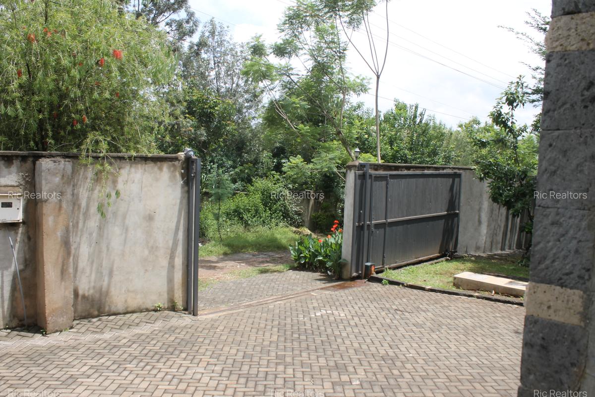 4 Bed House with En Suite at Rimpa - Road - 7