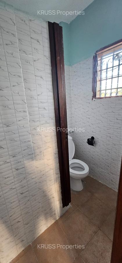 4 Bed House with En Suite at Hs99 - 3