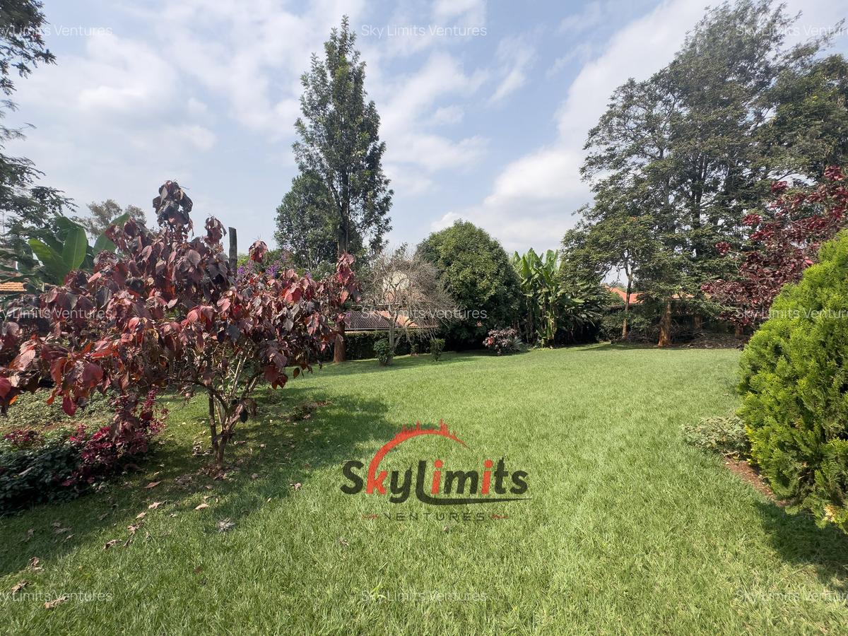 5 Bed House with En Suite in Runda - 2