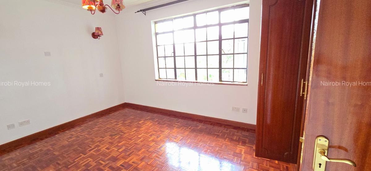 4 Bed Townhouse with En Suite at Lavington Green - 13