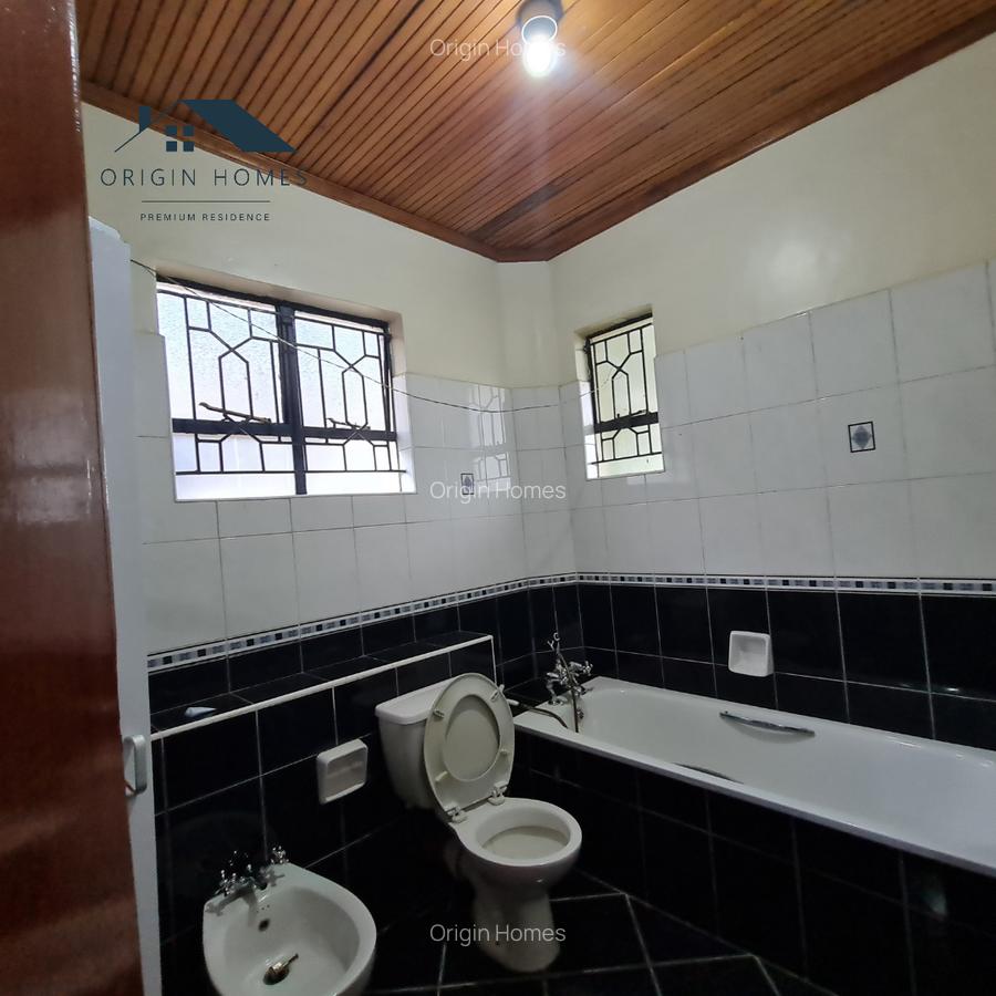 5 Bed Townhouse with En Suite at Lavington - 8