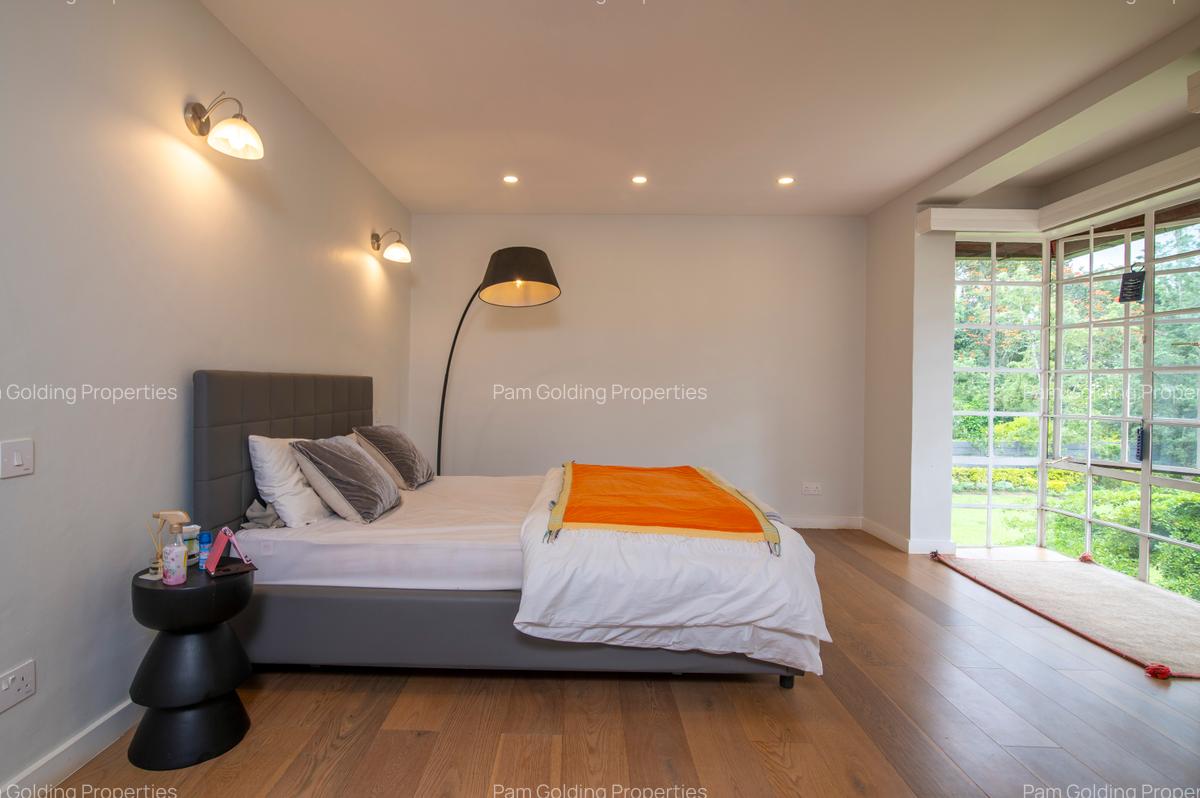 5 Bed House with En Suite in Runda - 8