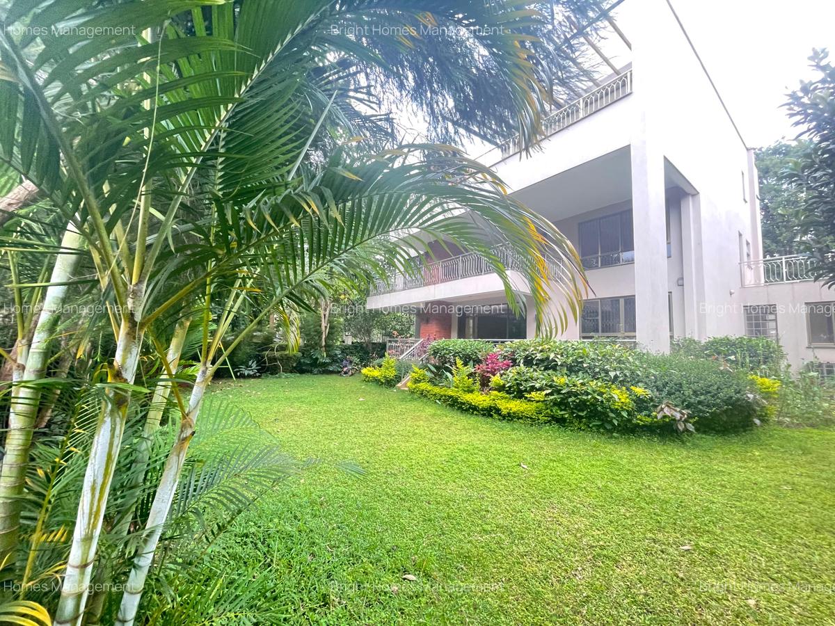 5 Bed Townhouse with En Suite in Lavington - 2