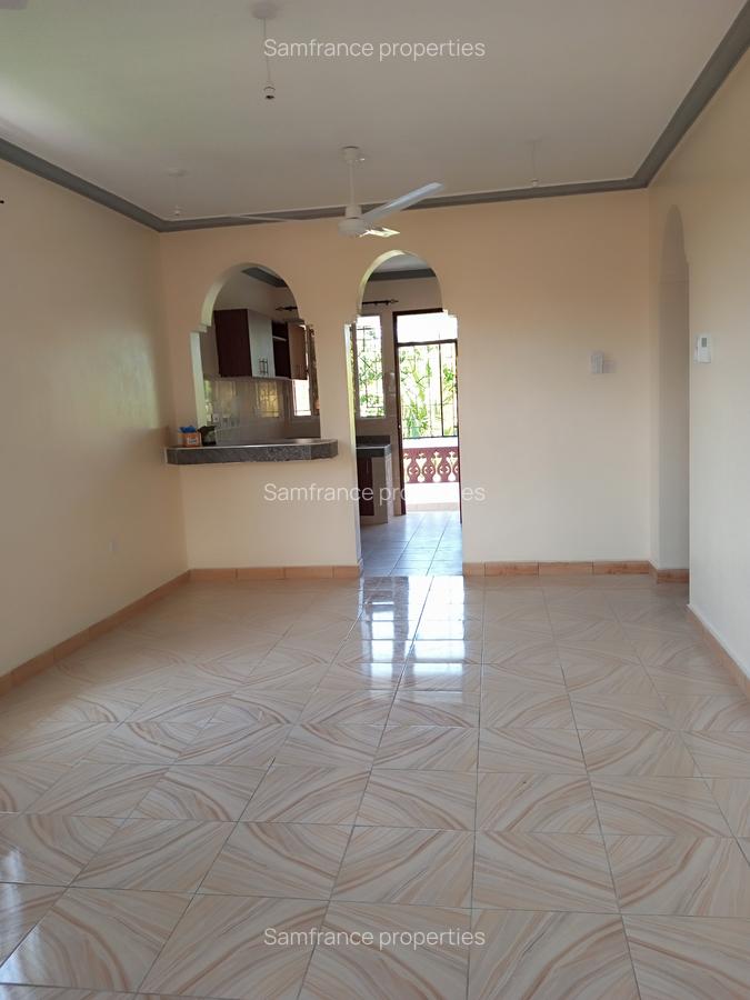 3 Bed Apartment with Parking at Beach Road - 6