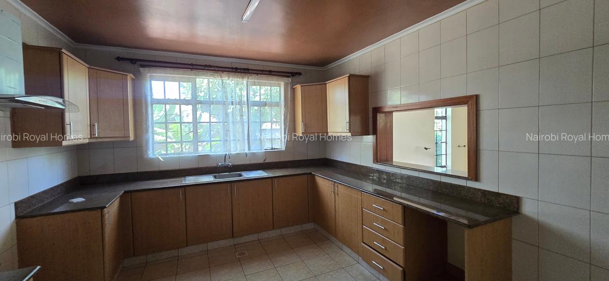 4 Bed Townhouse with En Suite at Lavington Green - 14