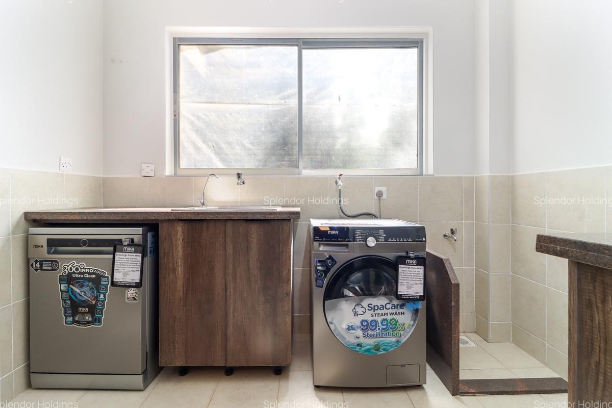 2 Bed Apartment with En Suite in Riverside - 17