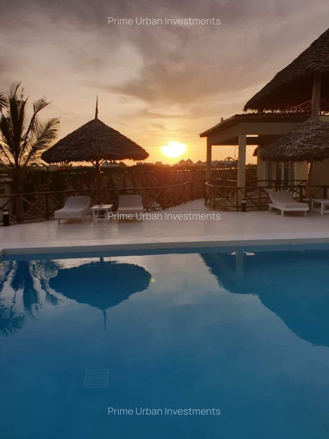8 Bed House with En Suite in Watamu - 2