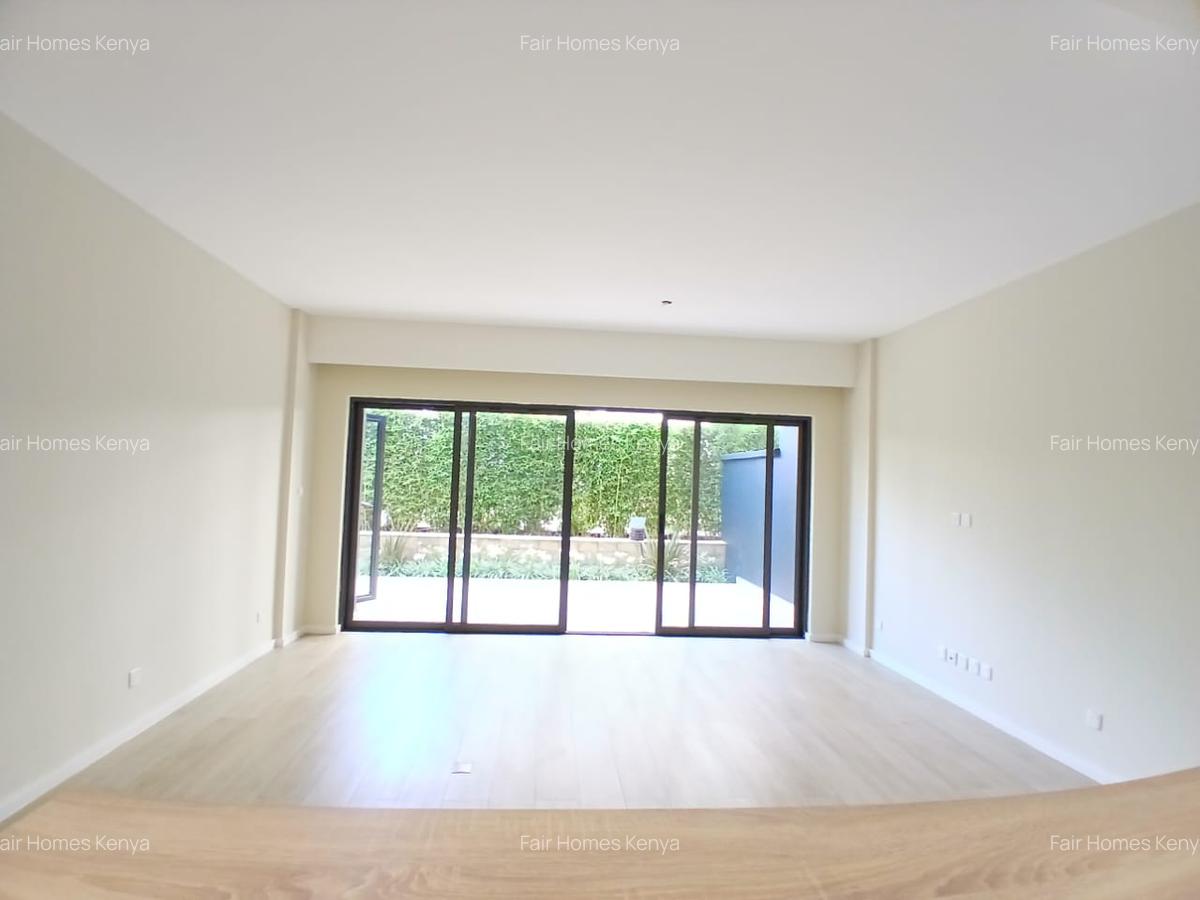 2 Bed Apartment with En Suite at Riverside Drive - 12