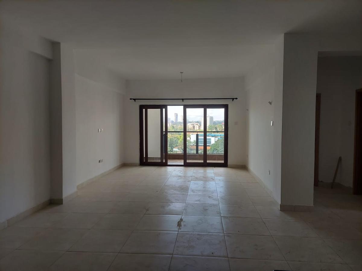 3 Bed Apartment with En Suite at Parklands - 5