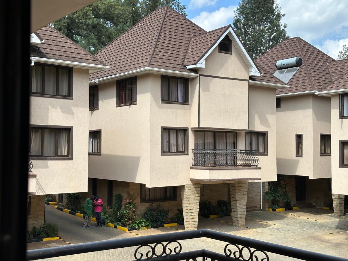 5 Bed Townhouse with En Suite in Lavington - 1