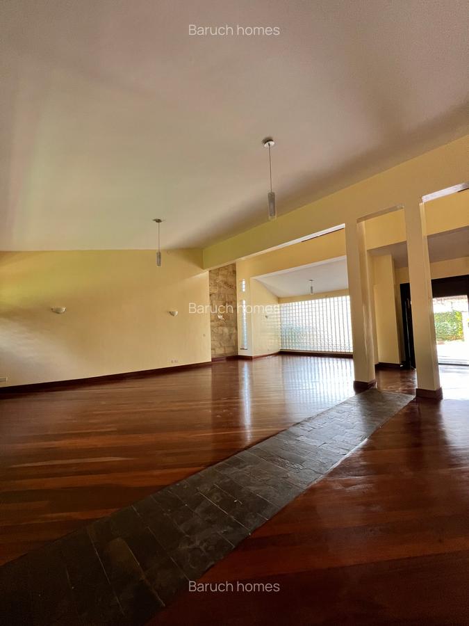 4 Bed House with En Suite in Runda - 17