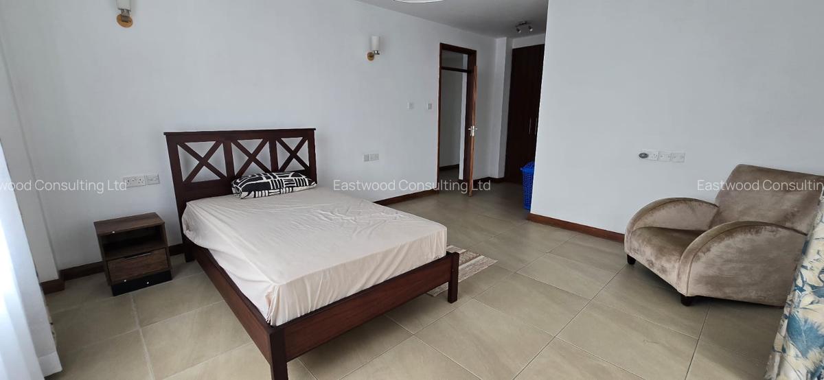 4 Bed Apartment with En Suite at 6Th Parklands - 12