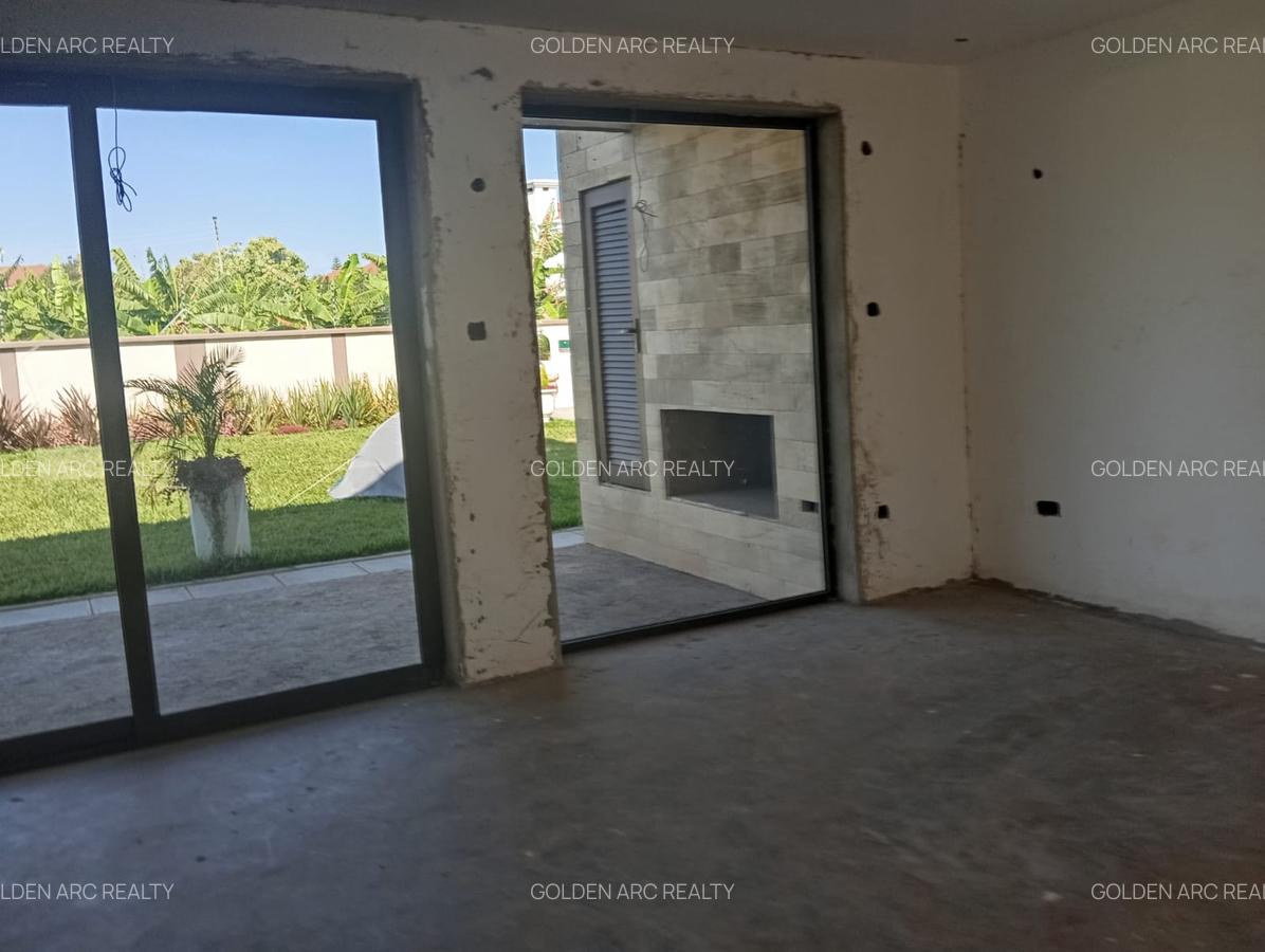 6 Bed Townhouse with En Suite in Karen - 18