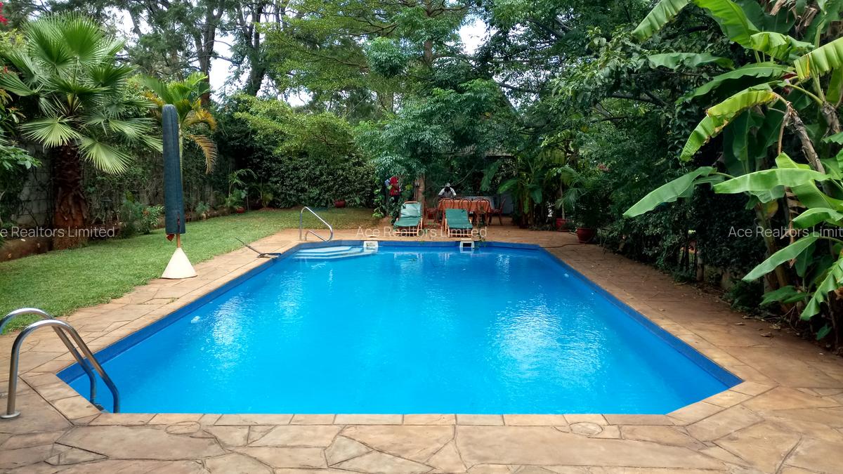 Serviced 1 Bed Apartment with En Suite at Riverside Drive - 3